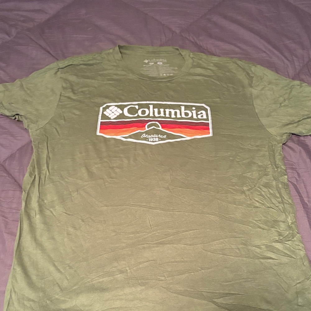 Columbia Women’s Green Graphic Tee
